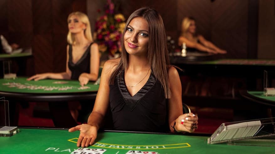 Playing Online Casino Games 