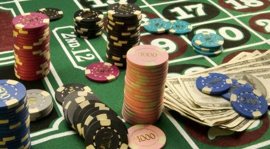 What are the benefits of online casinos, and why are they so popular?